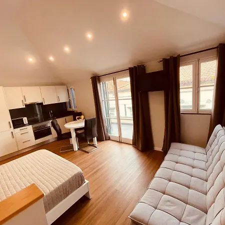 Apartment Living *