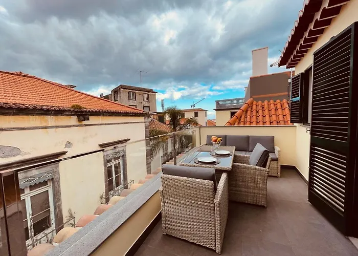 Living * Funchal (Madeira)